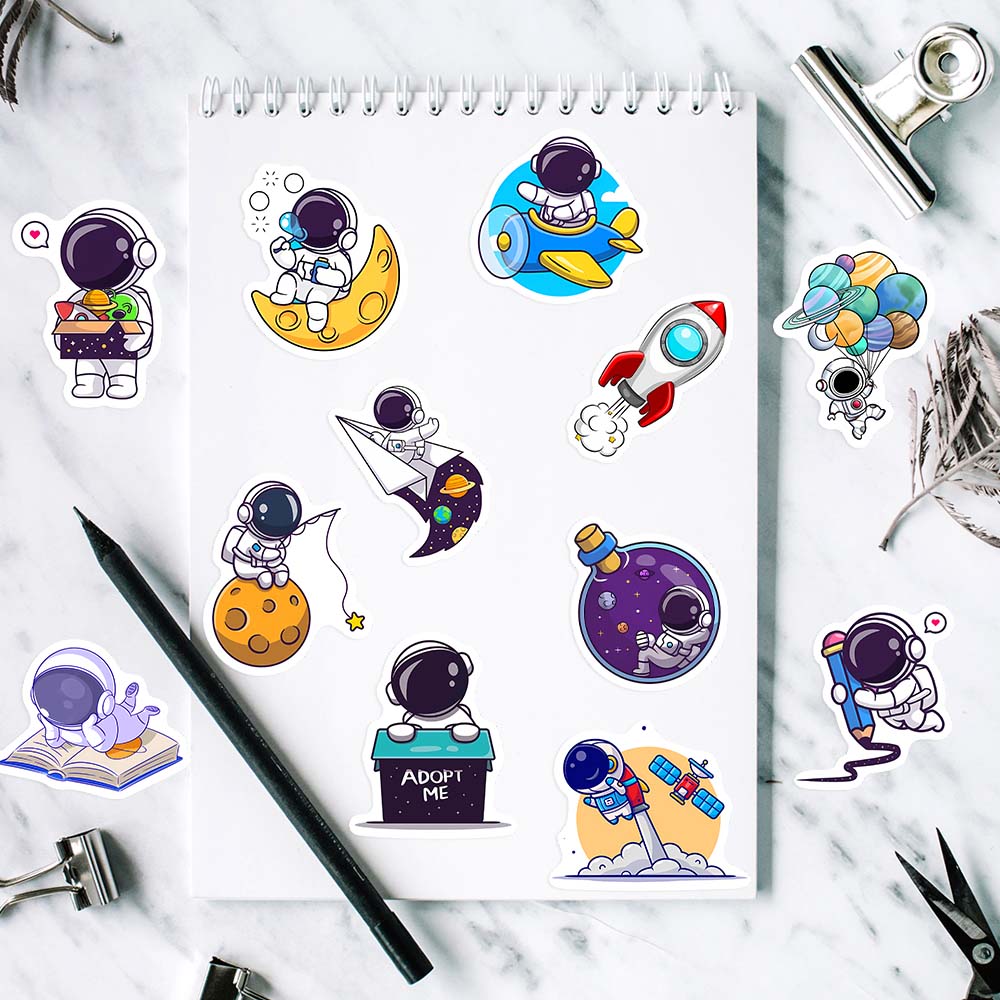 Cute Cartoon Astronaut Sticker - Kids Toys Laptop 评论和价格